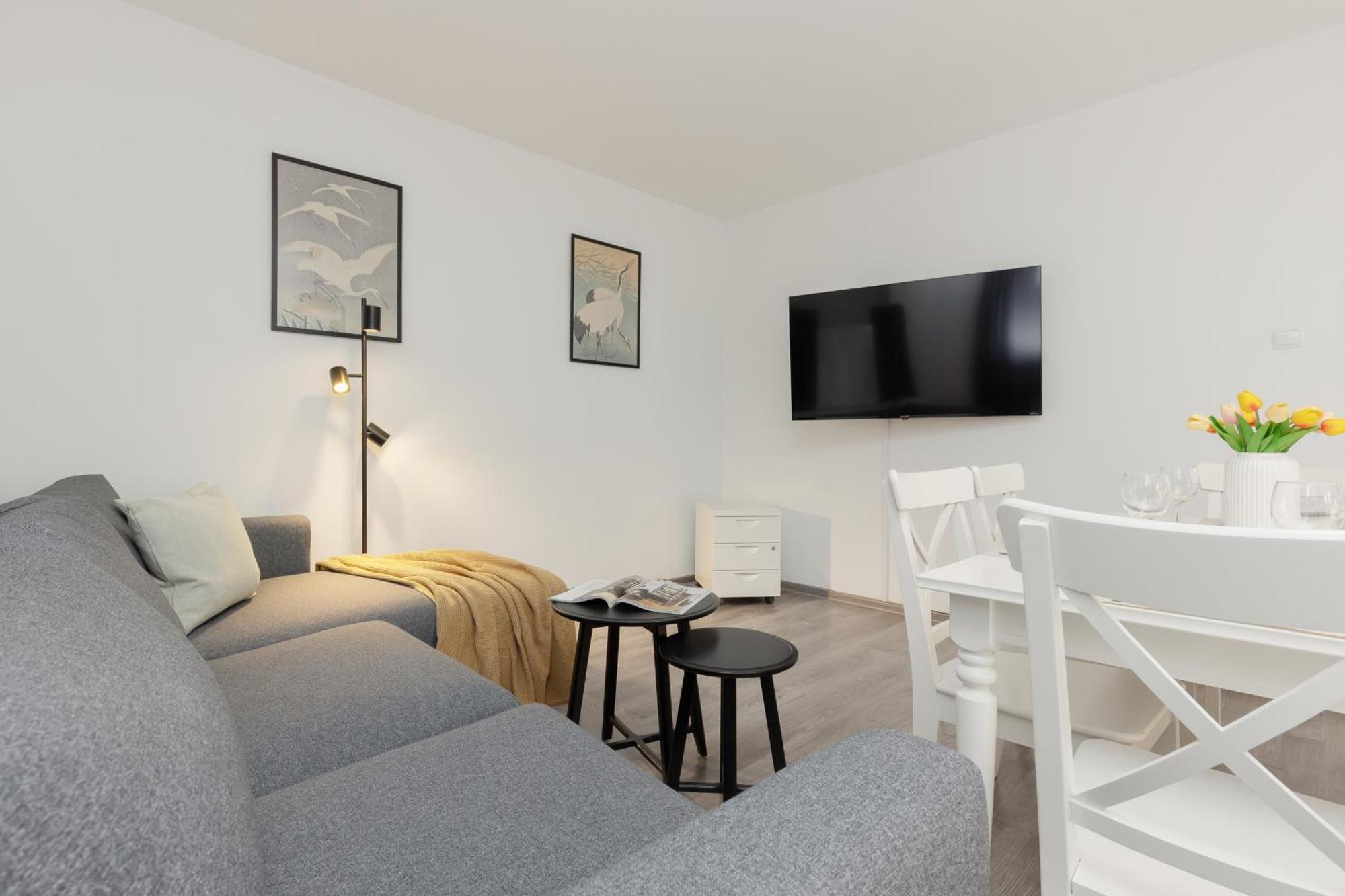 Apartments City Center By Noclegi Renters Варшава Екстер'єр фото
