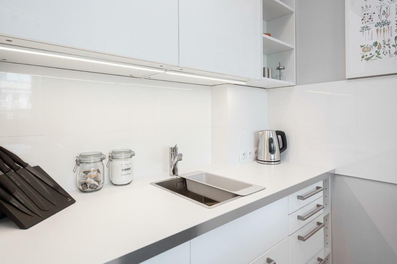 Apartments City Center By Noclegi Renters Варшава Екстер'єр фото